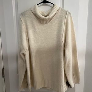 Women's Mock Turtleneck Seam Front Pullover Sweater - Universal
Thread